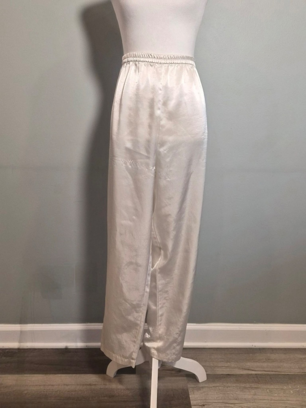 Victoria Secret Vintage 80s Gold Label Romantic Ivory Satin 2 Piece Pajama Set M - Picture 9 of 15